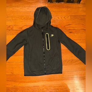 Nike Tech Kids Medium Jacket in green